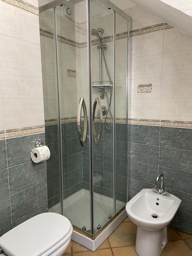 Excellent Rooms Paola'S Olbia Esterno foto