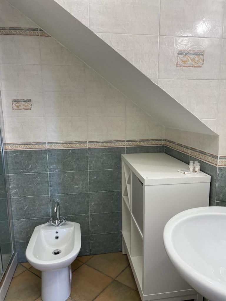 Excellent Rooms Paola'S Olbia Esterno foto